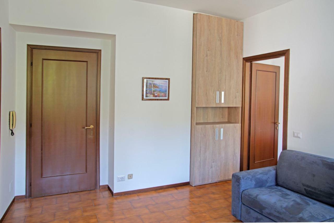 La Pineta Apartment Stresa Bagian luar foto