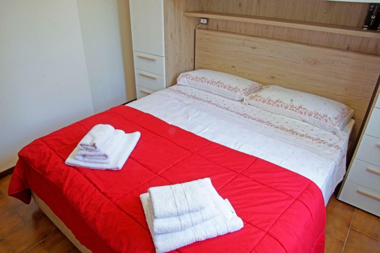 La Pineta Apartment Stresa Bagian luar foto