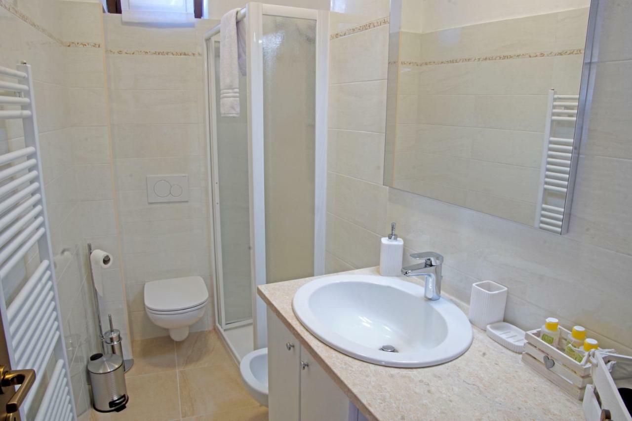 La Pineta Apartment Stresa Bagian luar foto