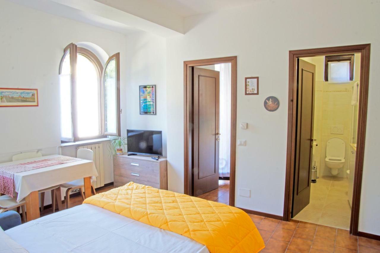 La Pineta Apartment Stresa Bagian luar foto