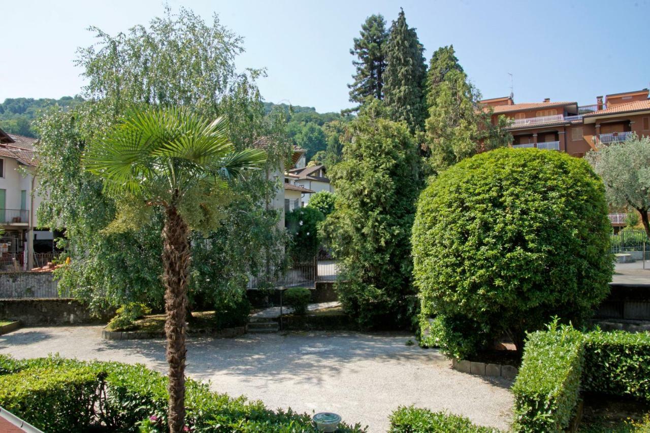 La Pineta Apartment Stresa Bagian luar foto